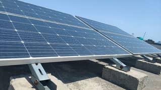 170 W x 4 Solar Panels with Structure