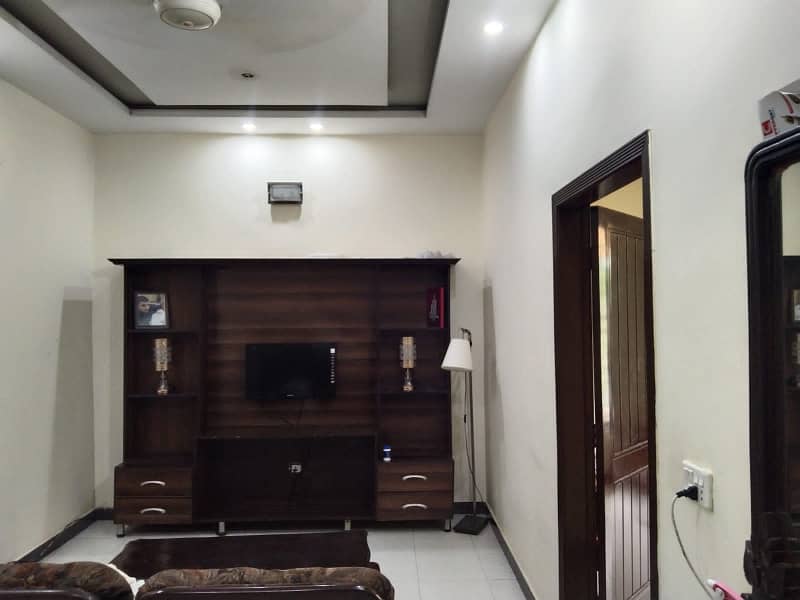 10 MARLA UPPER PORTION AVAILABLE FOR RENT IN OPF SOCIETY 1