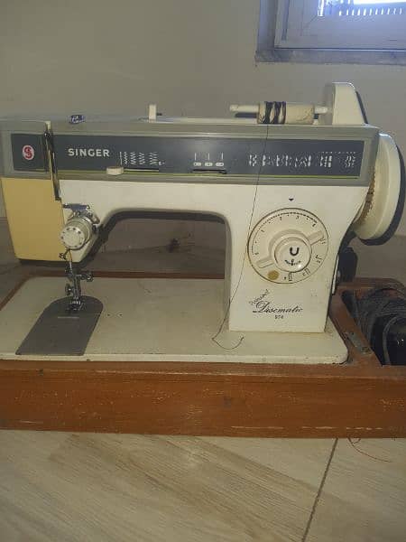 Singer sewing Machine 1