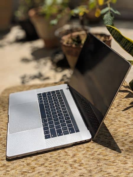 MacBook Pro 2016 15 inch 4