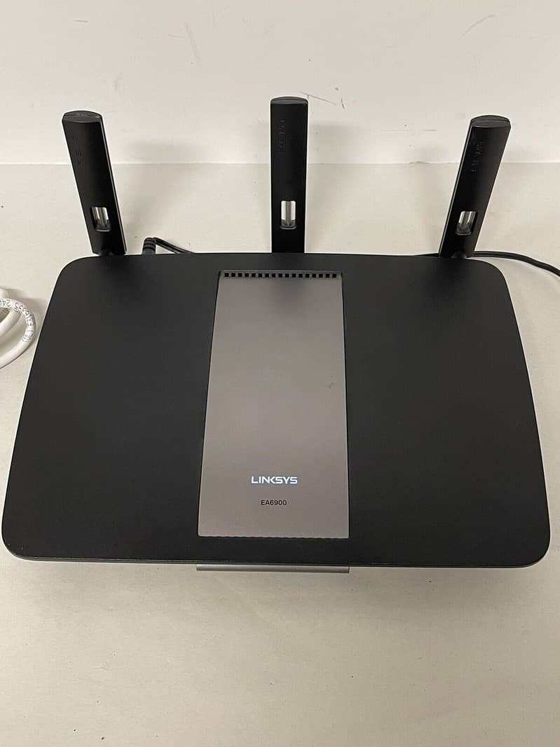 Linksys EA6900| Smart Wi-Fi |AC1900 Mbps| Gigabit Port Wireless Router 1