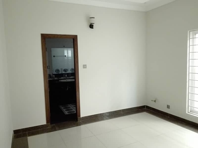 Buy A 1800 Square Feet Upper Portion For rent In G-11 1