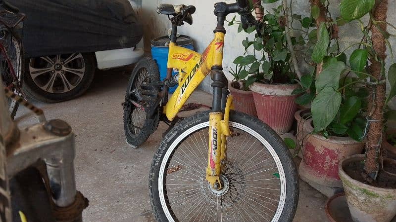 Mountain Bikes Good Condition Imported red and yellow. 2