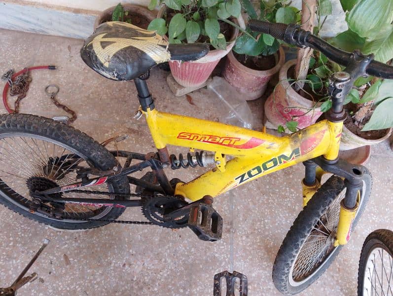 Mountain Bikes Good Condition Imported red and yellow. 4