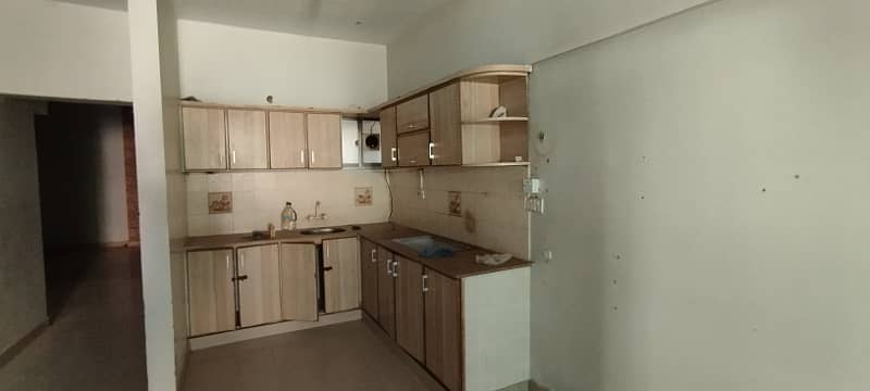 Flat For Sale 4 Bd With Roof 6