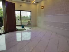 10 Marla Eye Catching Luxurious Bungalow Near Park And Market For Sale In Phase 4