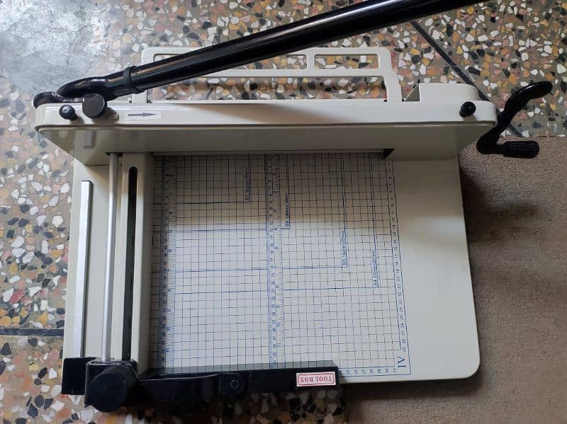 heavy duty Manual paper cutter 400 pages 5