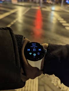 pixel watch 1 (LTE functionality) Google. + fitbit