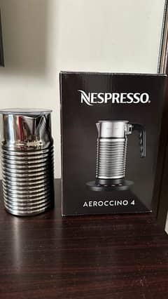 Essenza Mini Nespresso with Frother