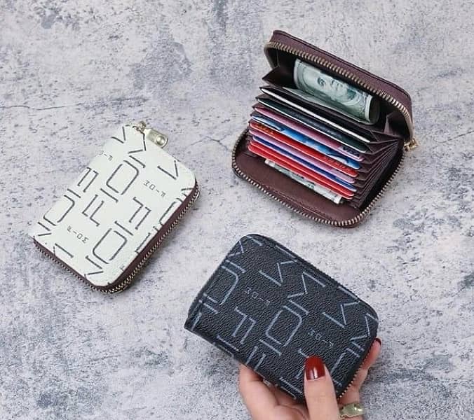 Womens Leather Printed Zipper Wallet 1