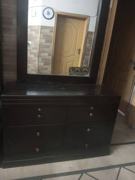 used dressing table 0