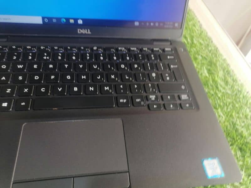 Dell 5300 i7 8th gen with glass less mate touch 5