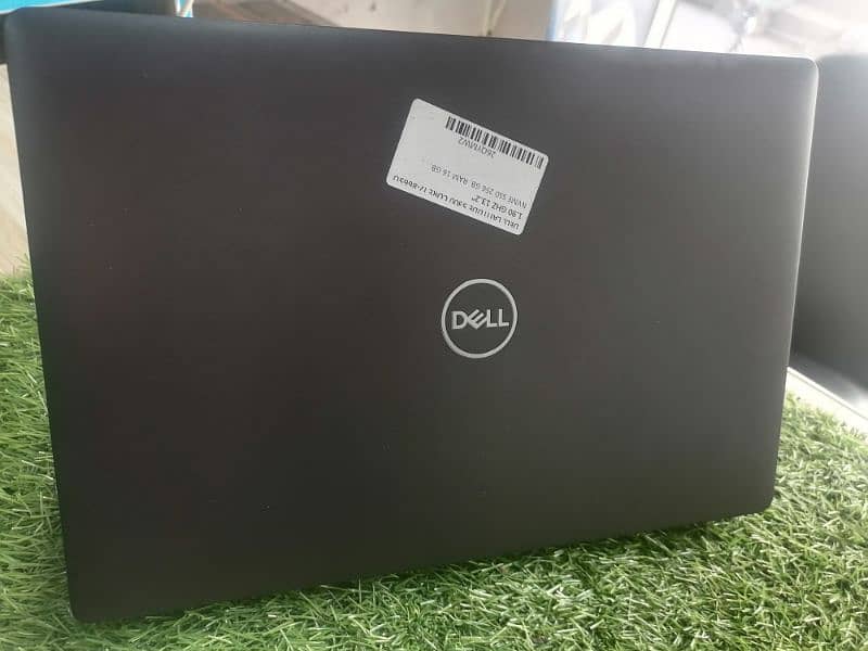 Dell 5300 i7 8th gen with glass less mate touch 9