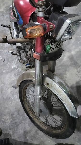 United 70 motorcycle for sale call or WhatsApp 0 3 3 2 2 2 5 0 7 5 5 2