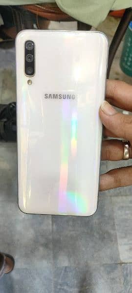 Samsung A50 4/128 6
