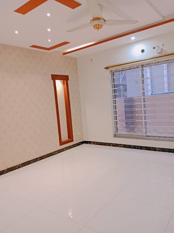 10 Marla House For Rent Brand New in Rafi Block, Bahria Town, Lahore. 1