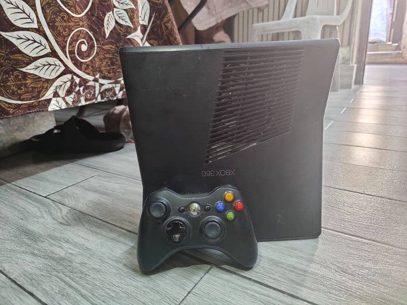 Xbox 360 With One Controller (Jailbreak) 1