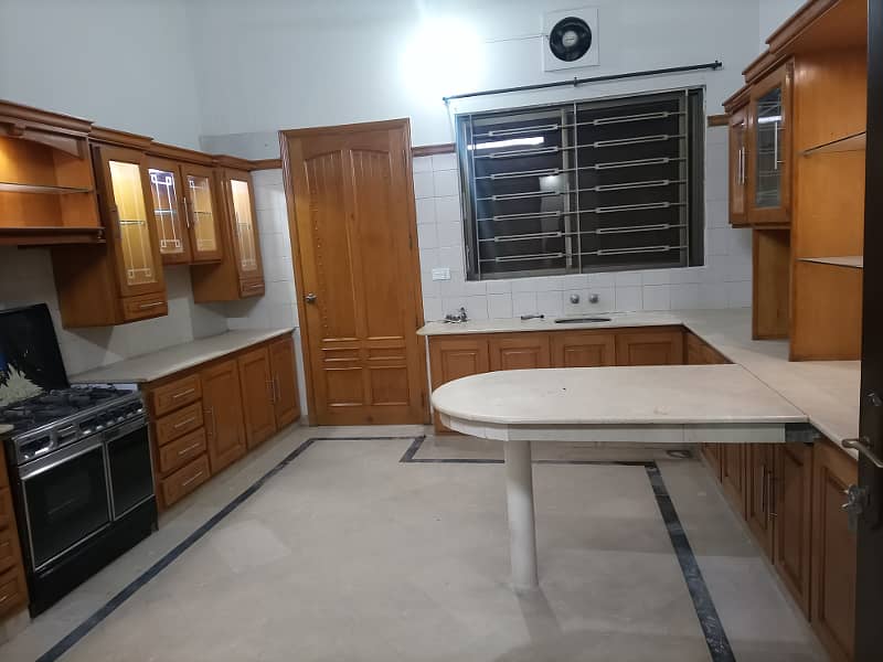 independent 1 Kanal Ground Portion 3bed For rent 7