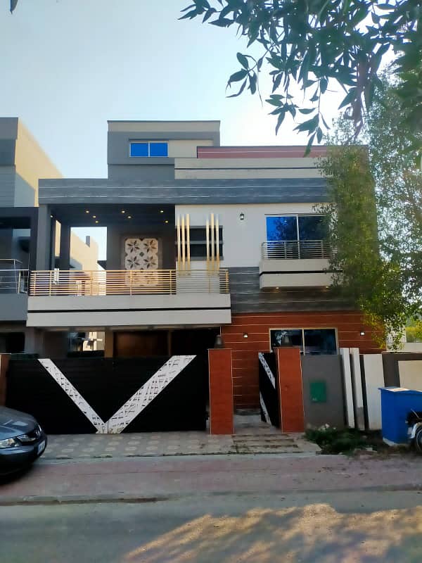 10 Marla Brand New House for Sale In Bahria Orchard - Centerl Block Raiwind Road Lahore 0