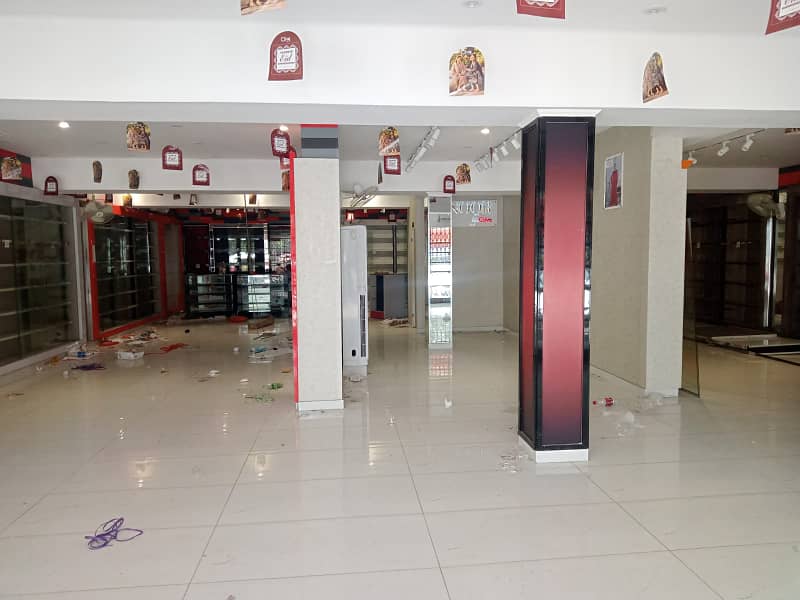 1 kanal double story Building for rent in johar town phase 2 near doctor hospital 2