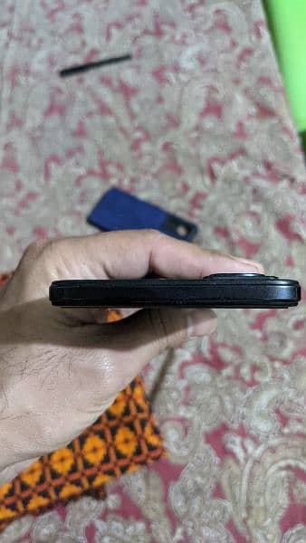 Infinix note 11 8/128 with box charger 4