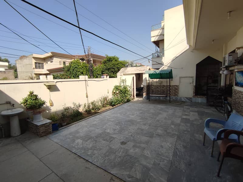 OWNER BUILD TRIPLE STORY HOUSE FOR SALE IN ALI TOWN LAHORE 9