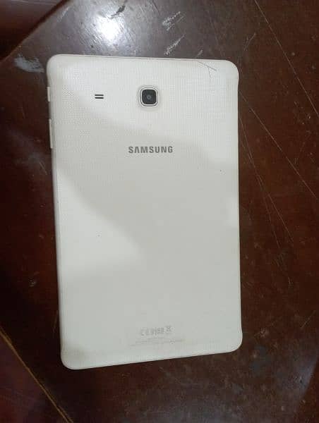 SAMSUNG Galaxy Tab E 3