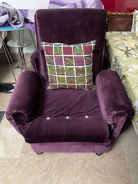 5 Seater Sofa in Good Condition 2