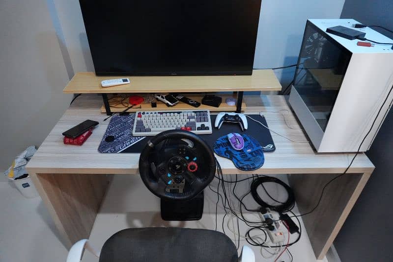 Computer desk table for gaming pc setup 2