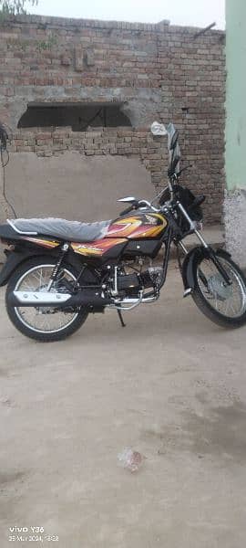 new bike hai bhai 119 km use hai markit me blaik pay mil rahi hai 0