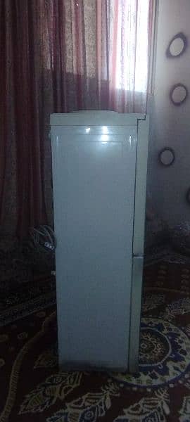 water dispenser 10/10 condition not defectid new condition 2