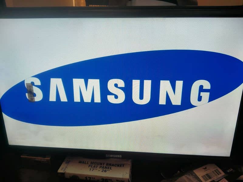 32 inches samsung LED 1