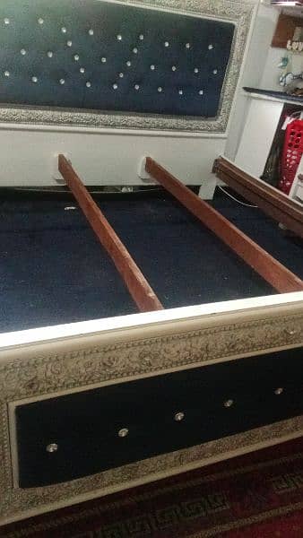king size bed with side tables 4