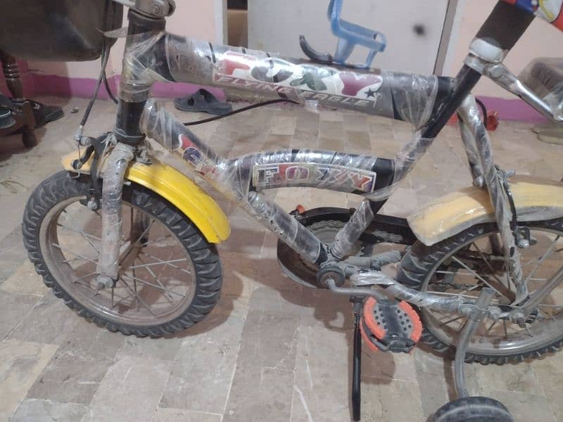 I m selling a kids cycle one month use argent sale 0