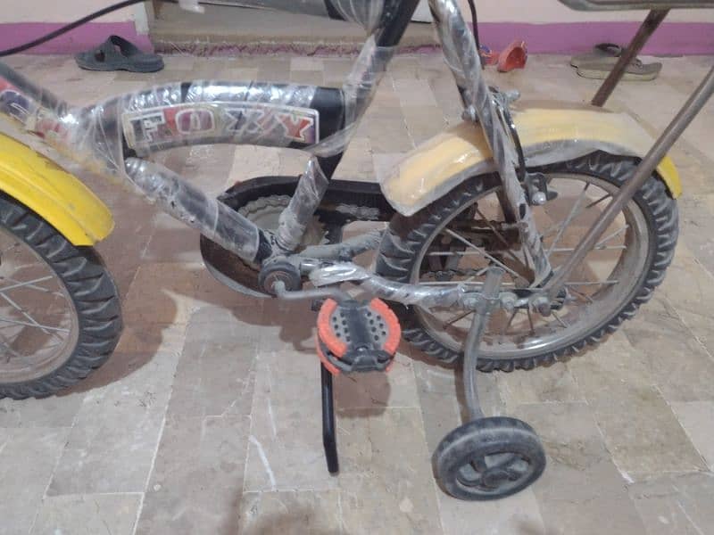 I m selling a kids cycle one month use argent sale 1