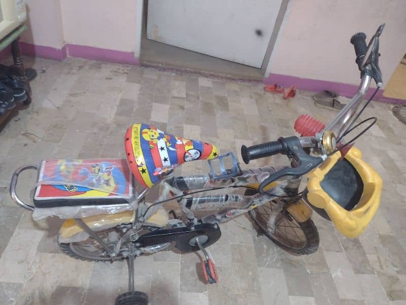 I m selling a kids cycle one month use argent sale 6