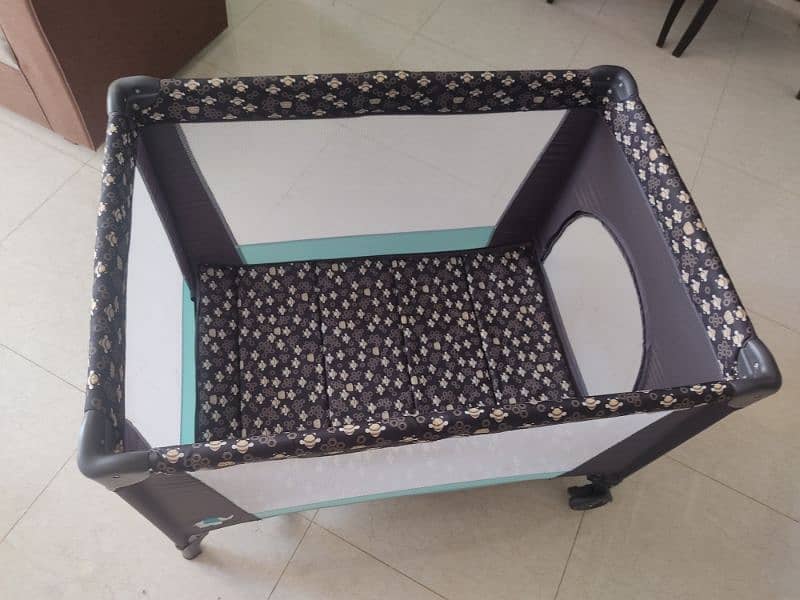Tinnies Baby Cot Very Good Condition 1