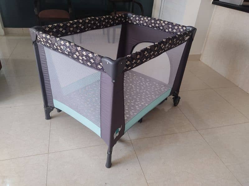 Tinnies Baby Cot Very Good Condition 2