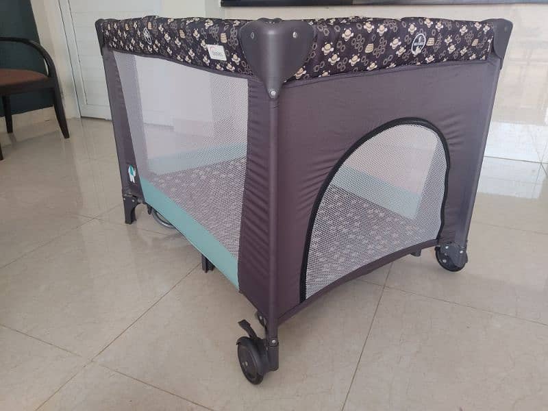 Tinnies Baby Cot Very Good Condition 3