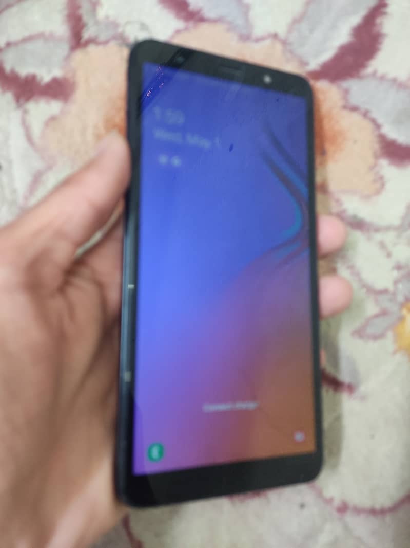 Samsung Galaxy A7 4+128GB pta approved only phone 03182439021 9