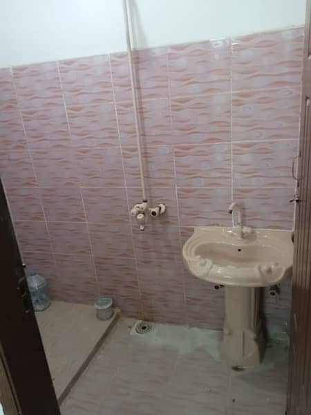 2 bad launch For Rent in Nazimabad no 5 5/c 6