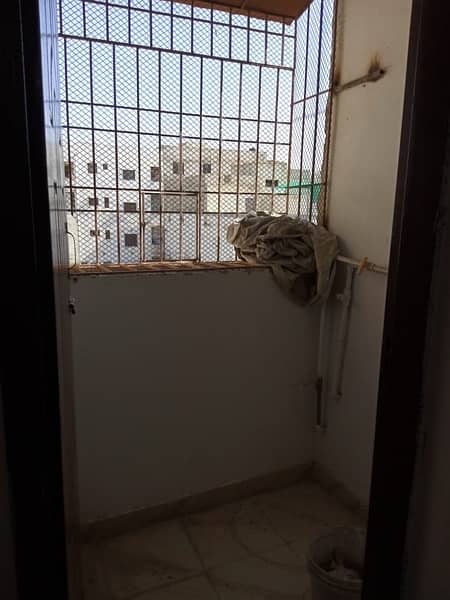 2 bad launch For Rent in Nazimabad no 5 5/c 11