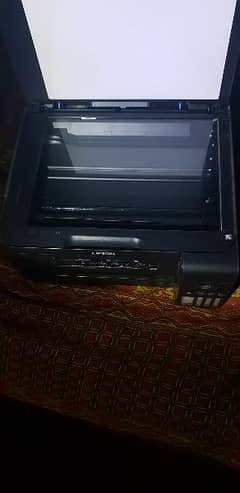new model color printer. and scanner in perfect working condition. 10