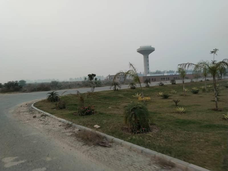 NEW DEAL 2 MARLA COMMERCIAL CORNER PAID PLOT IS AVAILABLE FOR SALE IN D1 BLOCK BAHRIA ORCHARD LAHORE 1