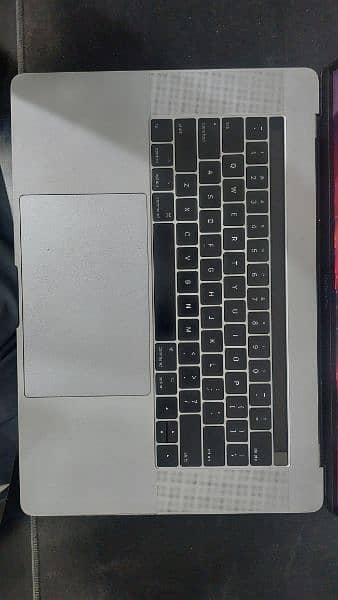 Macbook pro 2017 15.6 inch 2