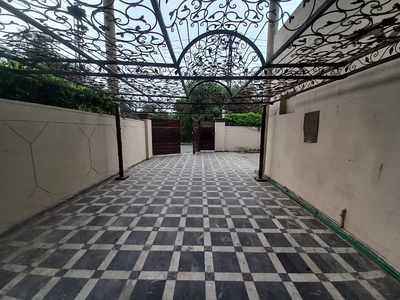 1 Kanal Facing Canal Bank Road Double Storey House Available For Rent In Johar Town Lahore 9