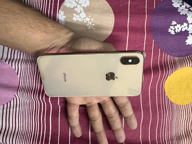Iphone Xs gold colour 8