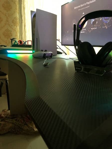 IM SELLING MY COUGAR MARS 120 Gaming Pc Table 1
