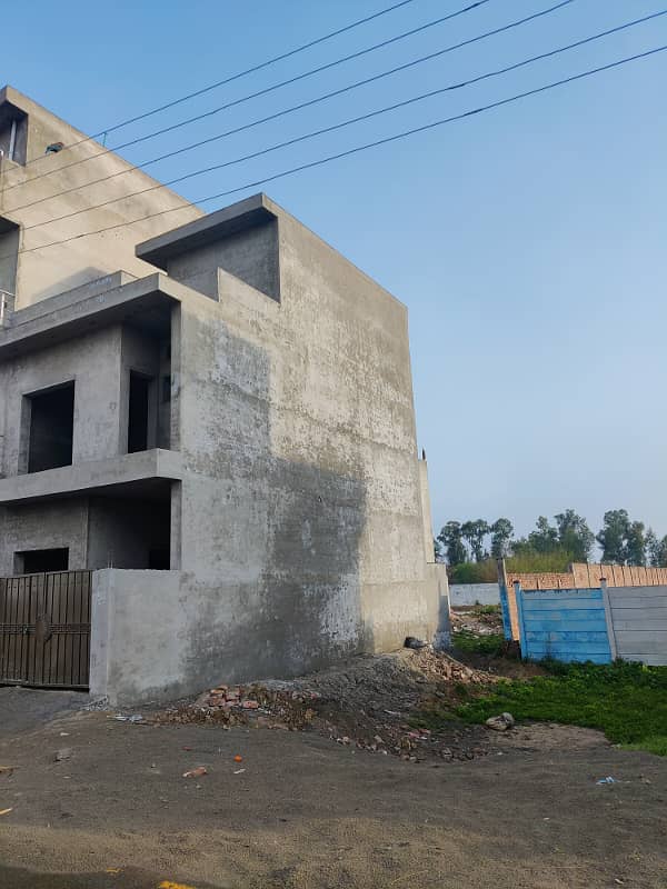 3.5 Marla Gray structure house for sale in central park housing scheme feruz pur road Lahore. 8