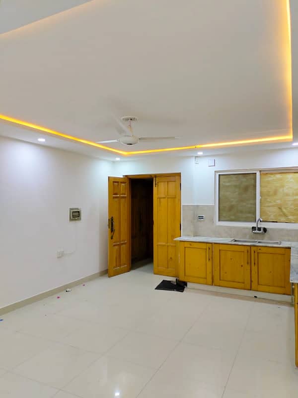 2 Bedroom Unfurnished Apartment Available For Rent in E/11/4 0